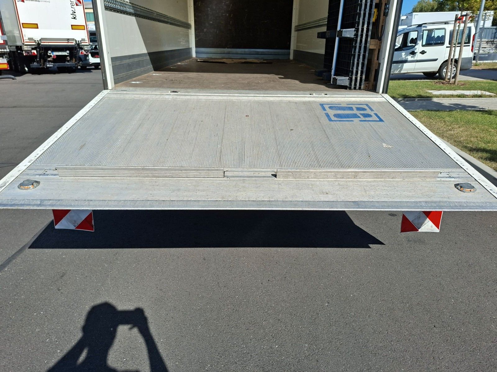 Fahrzeugabbildung Mitsubishi Canter 7 C 18 Koffer LBW Klima LED Rückfahrkam