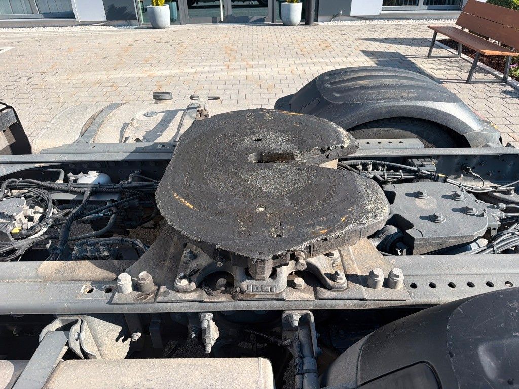 Fahrzeugabbildung DAF XF 530 Low Deck Intarder Standklima Smart 2 Tach