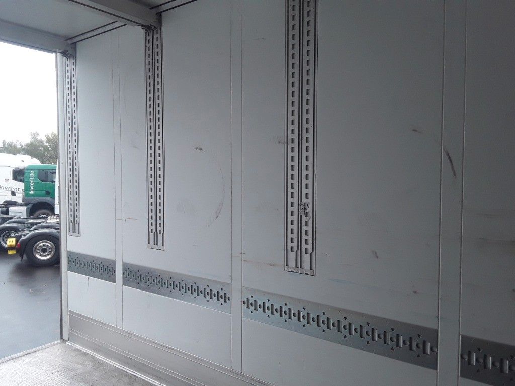 Fahrzeugabbildung Schmitz Cargobull SKO 24 Executive Doppelst. Lift Paletten Blumen