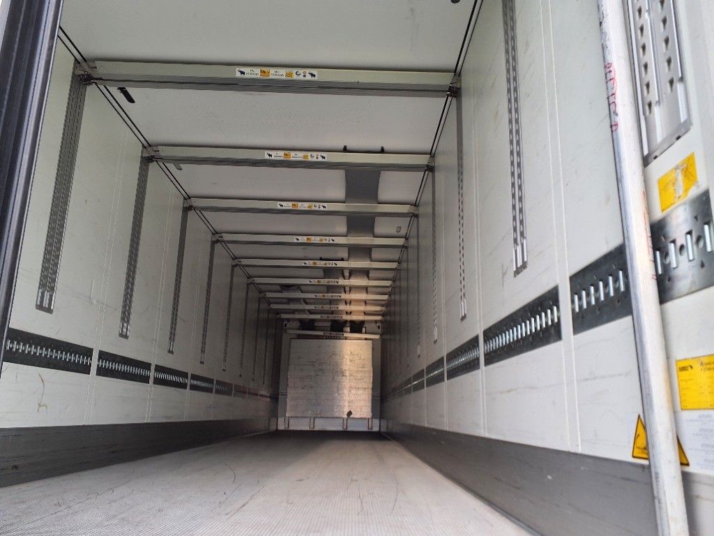 Fahrzeugabbildung Schmitz Cargobull SKO 24 Executive Doppelst. Lift Paletten Blumen