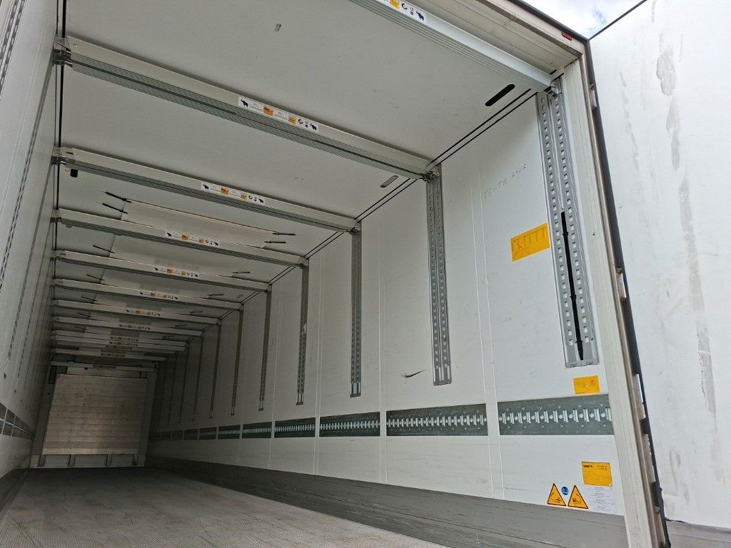 Fahrzeugabbildung Schmitz Cargobull SKO 24  FP 45 Carrier Pharma Doppelstock 2xLift