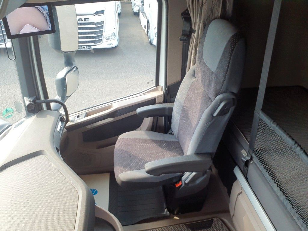 Fahrzeugabbildung DAF XG 530 Intarder ACC LED Standklima 2 x Tank