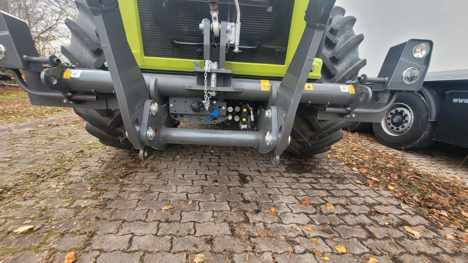 Fahrzeugabbildung Claas Xerion 5000 TRAC VC  Maxi Care Flex 4 Jahre