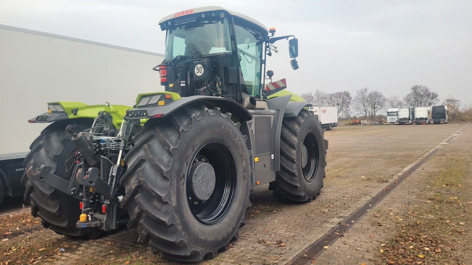 Fahrzeugabbildung Claas Xerion 5000 TRAC VC  Maxi Care Flex 4 Jahre