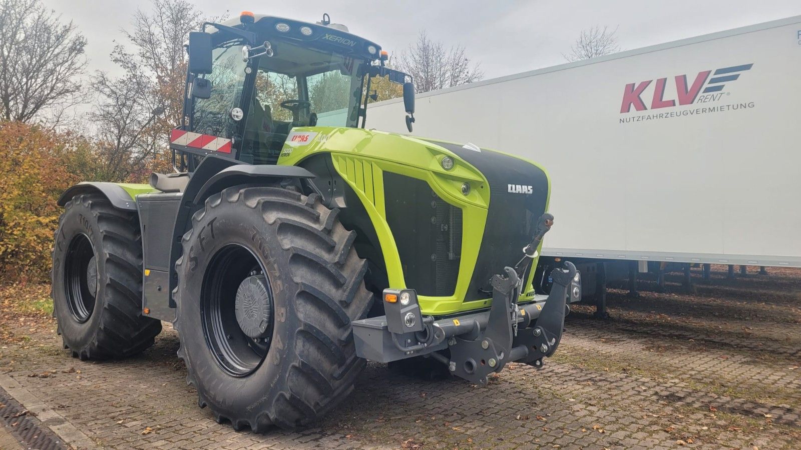 Fahrzeugabbildung Claas Xerion 5000 TRAC VC  Maxi Care Flex 4 Jahre