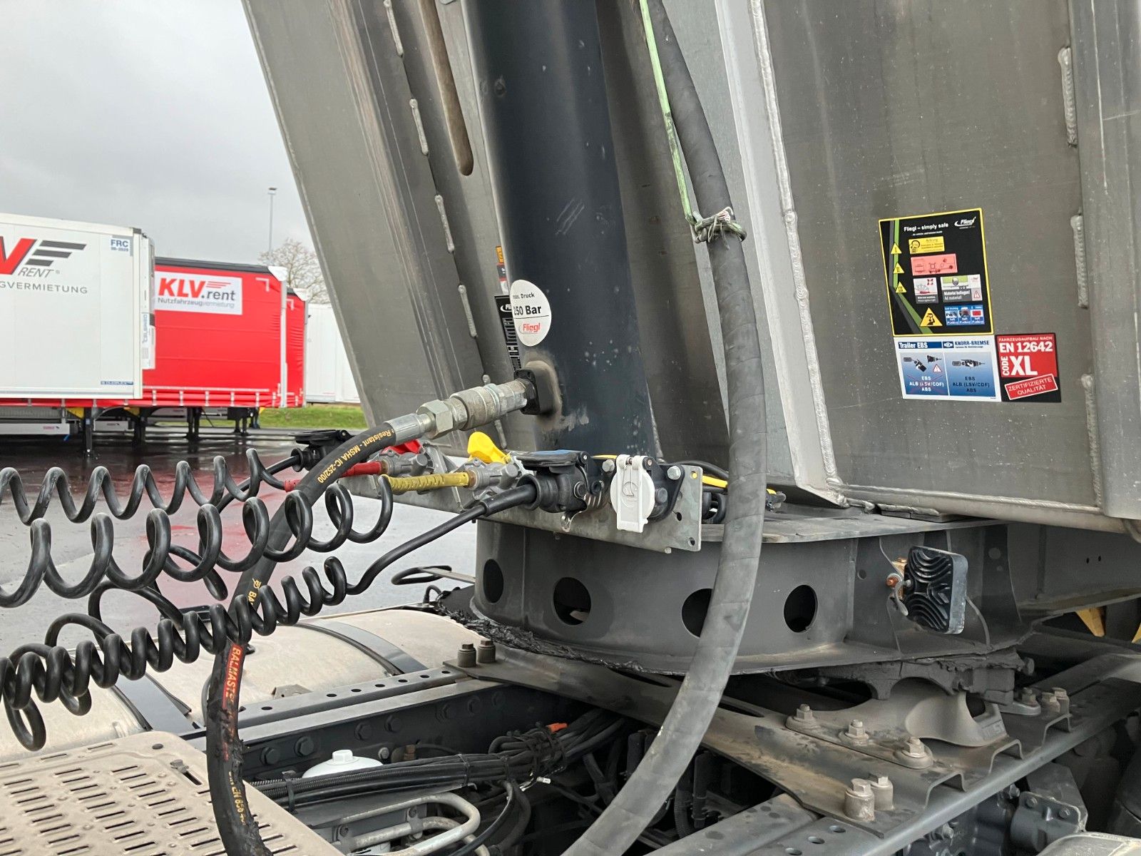 Fahrzeugabbildung Fliegl DHKA 390 Alu Mulde 38 m3 SAF el. Verdeck