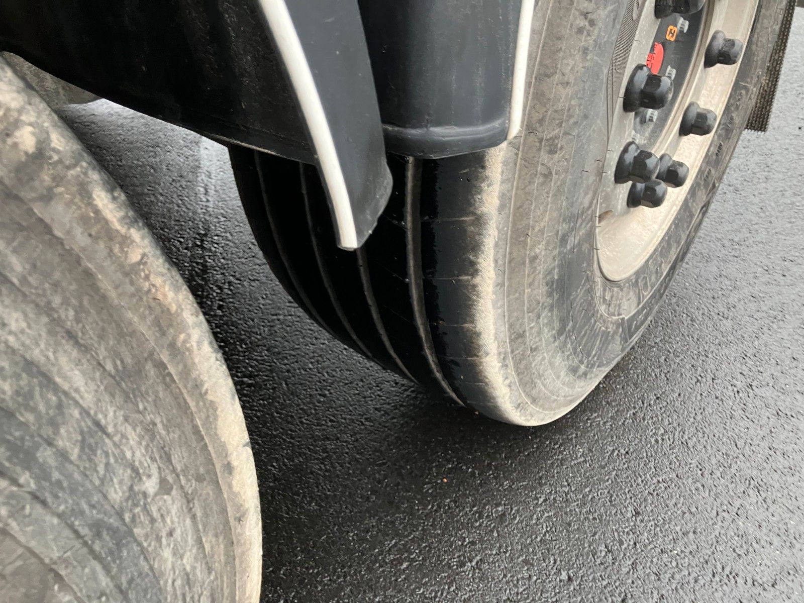 Fahrzeugabbildung Fliegl DHKA 390 Alu Mulde 38 m3 SAF el. Verdeck