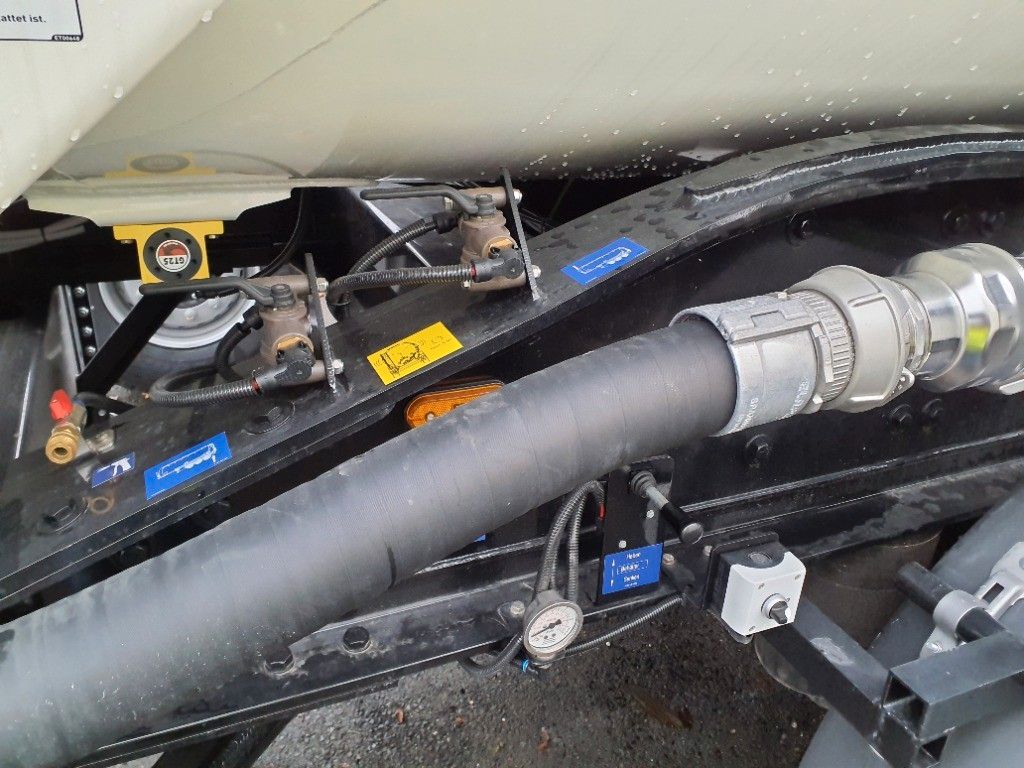 Fahrzeugabbildung Kässbohrer SSK 60 m3 ADR Kippsilo