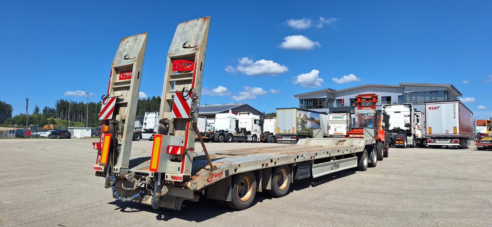 Fahrzeugabbildung Fliegl VTS-S 400 4 Achs Tieflader hydr. Rampen
