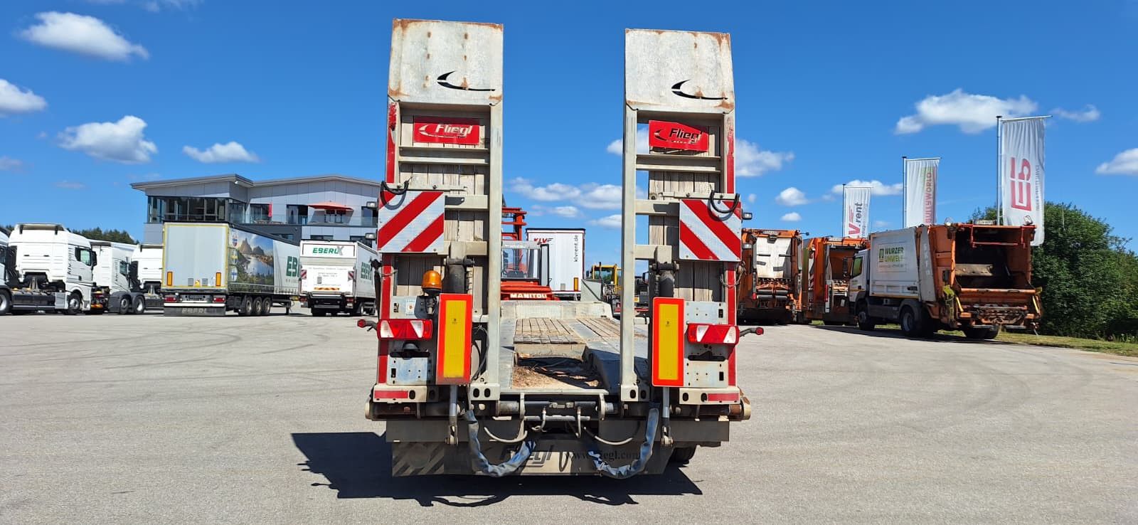 Fahrzeugabbildung Fliegl VTS-S 400 4 Achs Tieflader hydr. Rampen