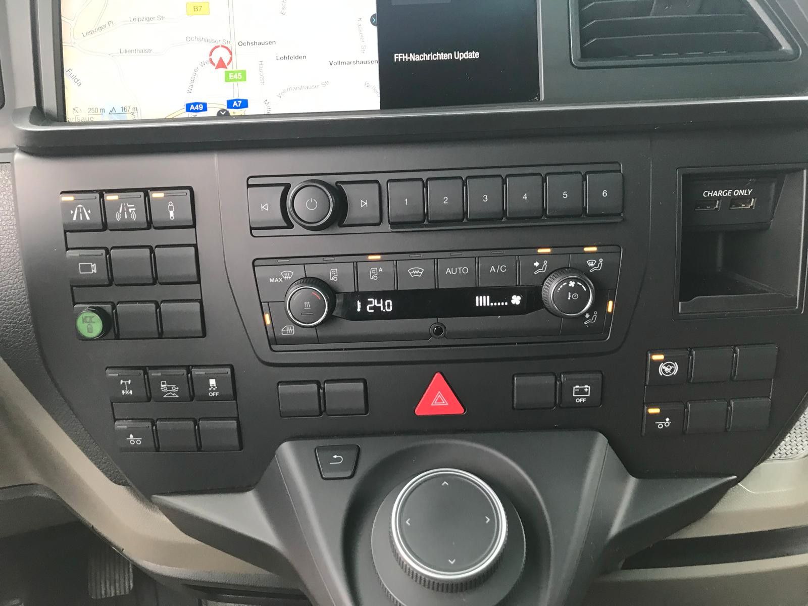 Fahrzeugabbildung MAN TGX 26.470 6x2 LL Plane LBW 2xAHK Lenkachse