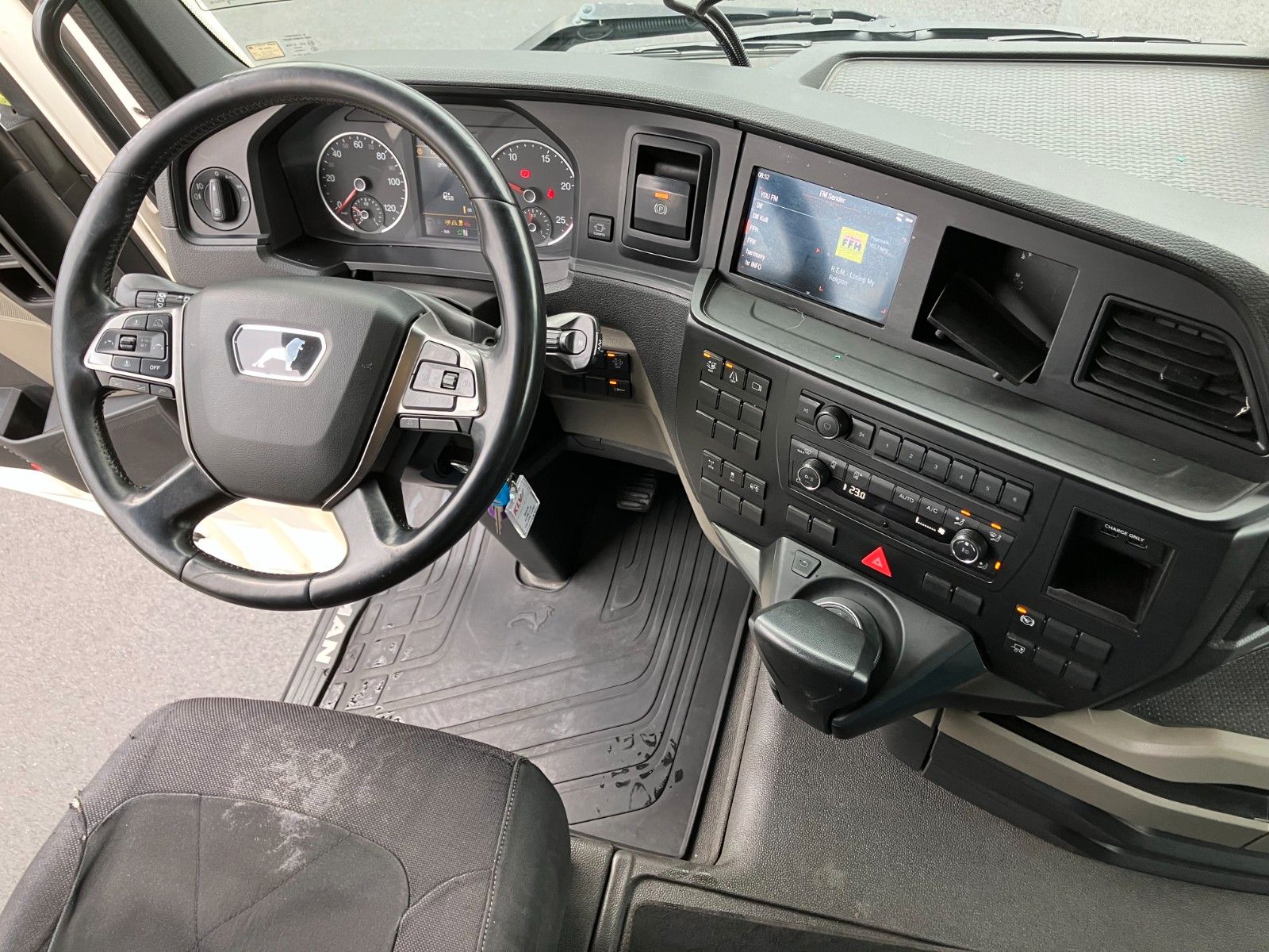 Fahrzeugabbildung MAN TGX 18.510 TG3 GX Retarder ACC Hubsattelkupp.