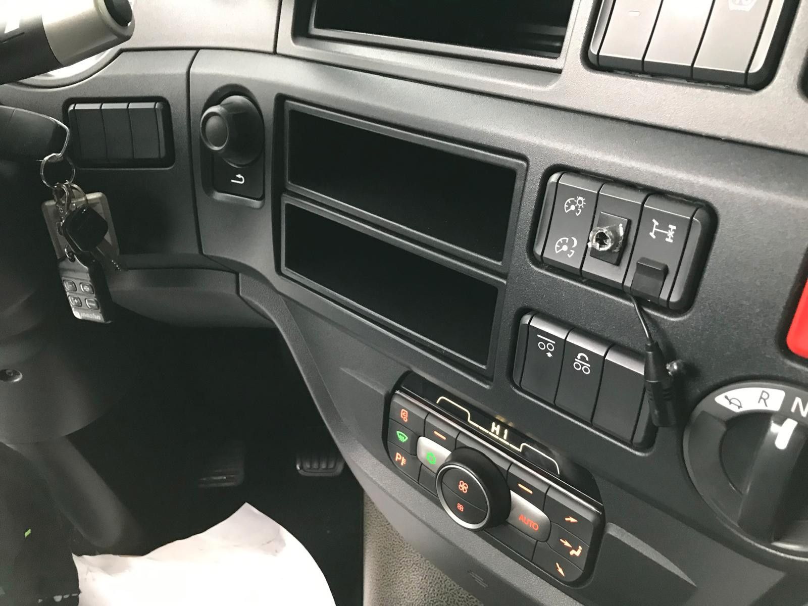 Fahrzeugabbildung DAF XF480 FAR SC 6x2 BDF 7,45  Intarder  Standklima