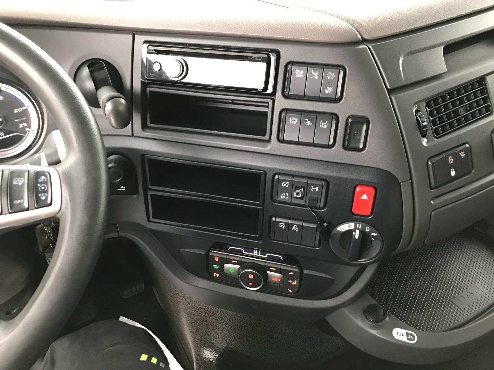 Fahrzeugabbildung DAF XF480 FAR SC 6x2 BDF 7,45  Intarder  Standklima