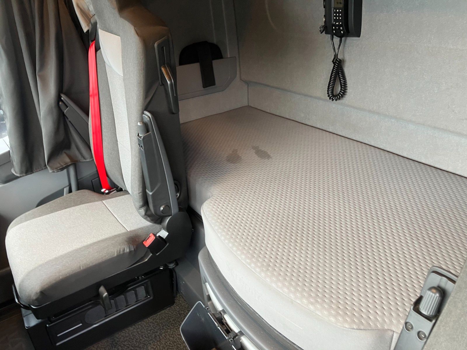 Fahrzeugabbildung Renault T 480 LL HIGH Retarder Standklima kein TC