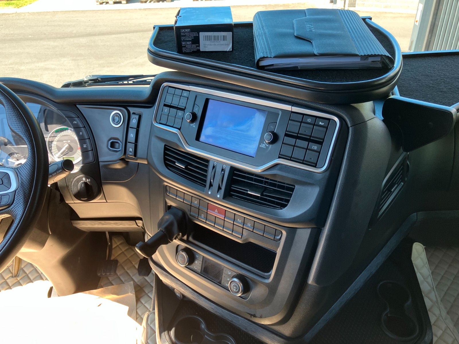 Fahrzeugabbildung Iveco S-WAY 490 Low Liner Intarder Hubsattelkupplung