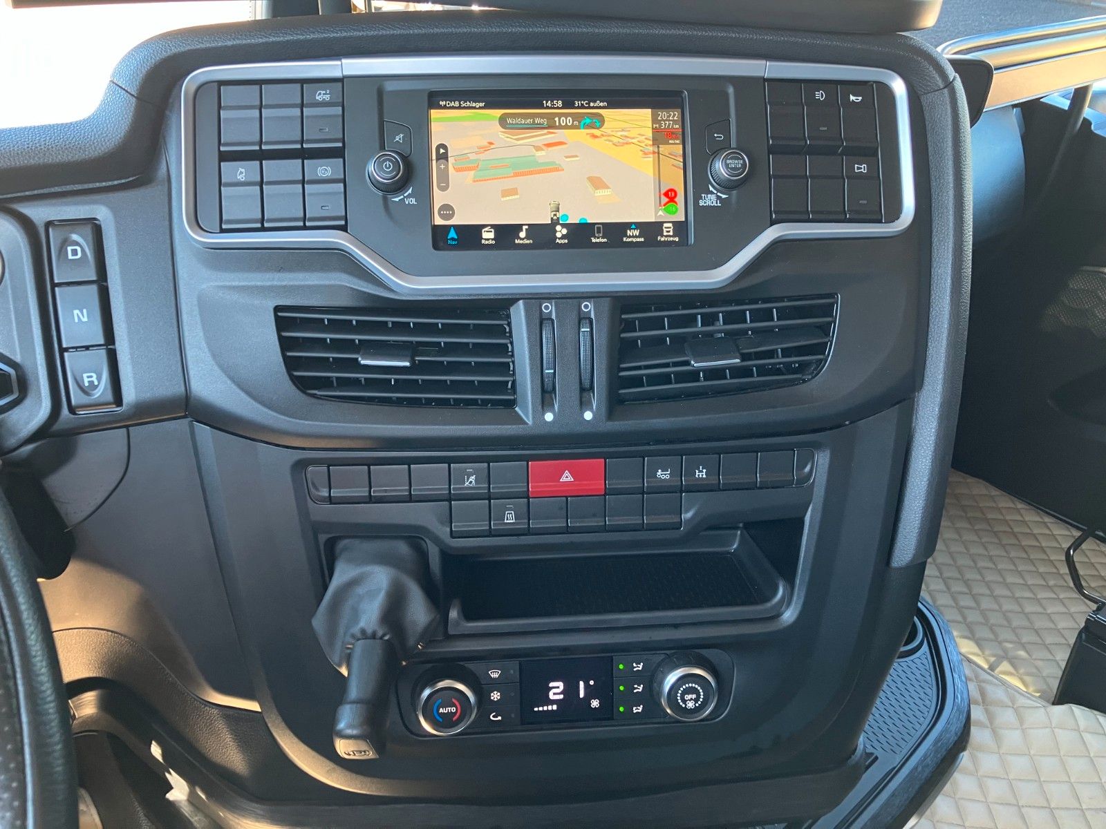 Fahrzeugabbildung Iveco S-WAY 490 Low Liner Intarder Hubsattelkupplung