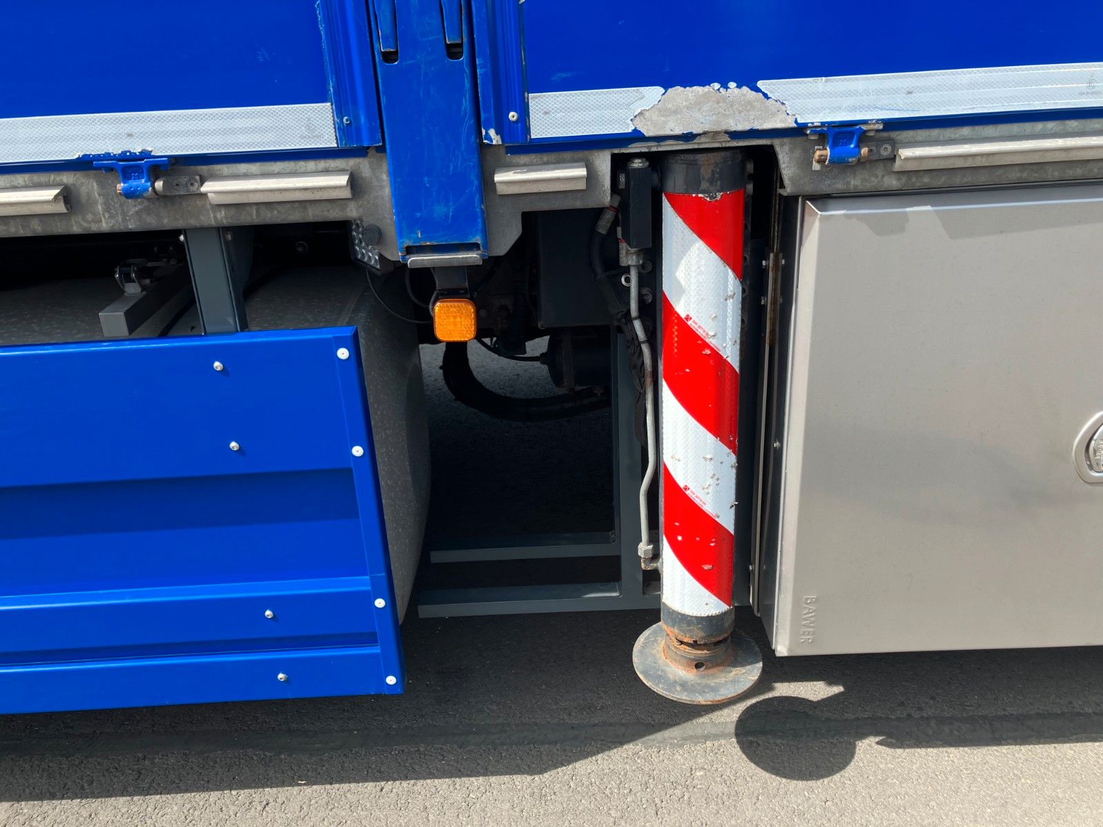 Fahrzeugabbildung MAN TGX 26.510 6x2 Kran PK 37.002 TEC 7 JiB
