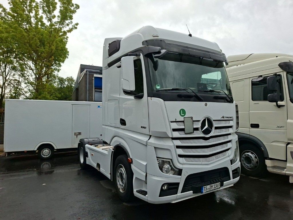 Fahrzeugabbildung Mercedes-Benz Actros 1851 Actros  BigSpace Retarder Standklima