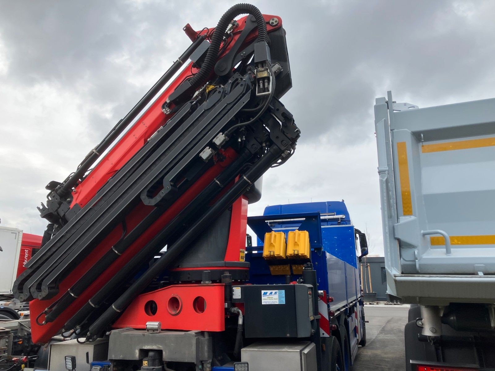 Fahrzeugabbildung MAN TGX 26.510 6x2 Kran PK 37.002 TEC 7 JiB