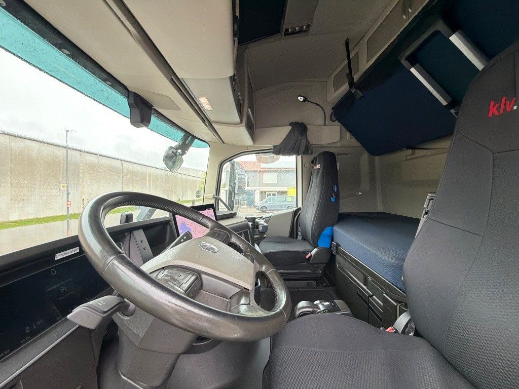 Fahrzeugabbildung Volvo FH 500 6x2 Multiwechsler I-Park Cool ACC ALM LED