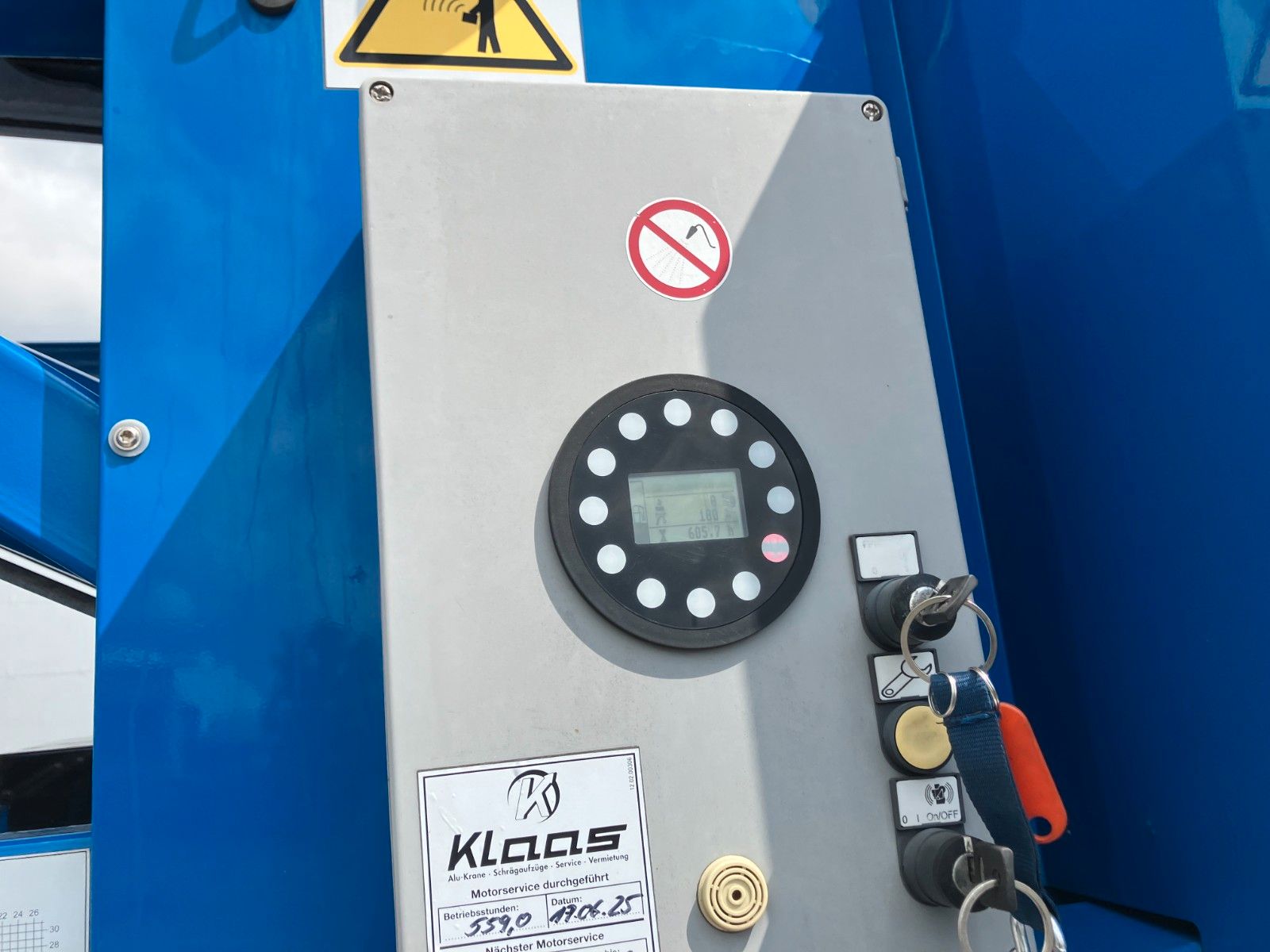 Fahrzeugabbildung Iveco 80 E 19 Klaas Dachdecker Kran 32 m