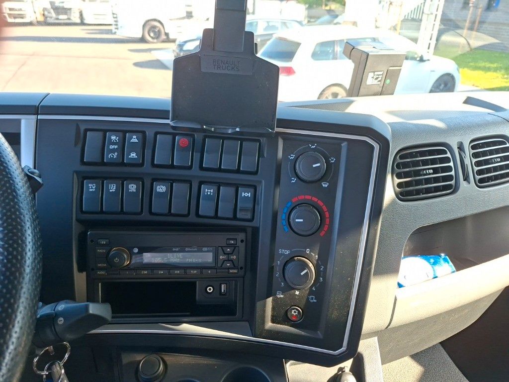 Fahrzeugabbildung Renault D 8.240 BL Koffer LBW AHK Klima