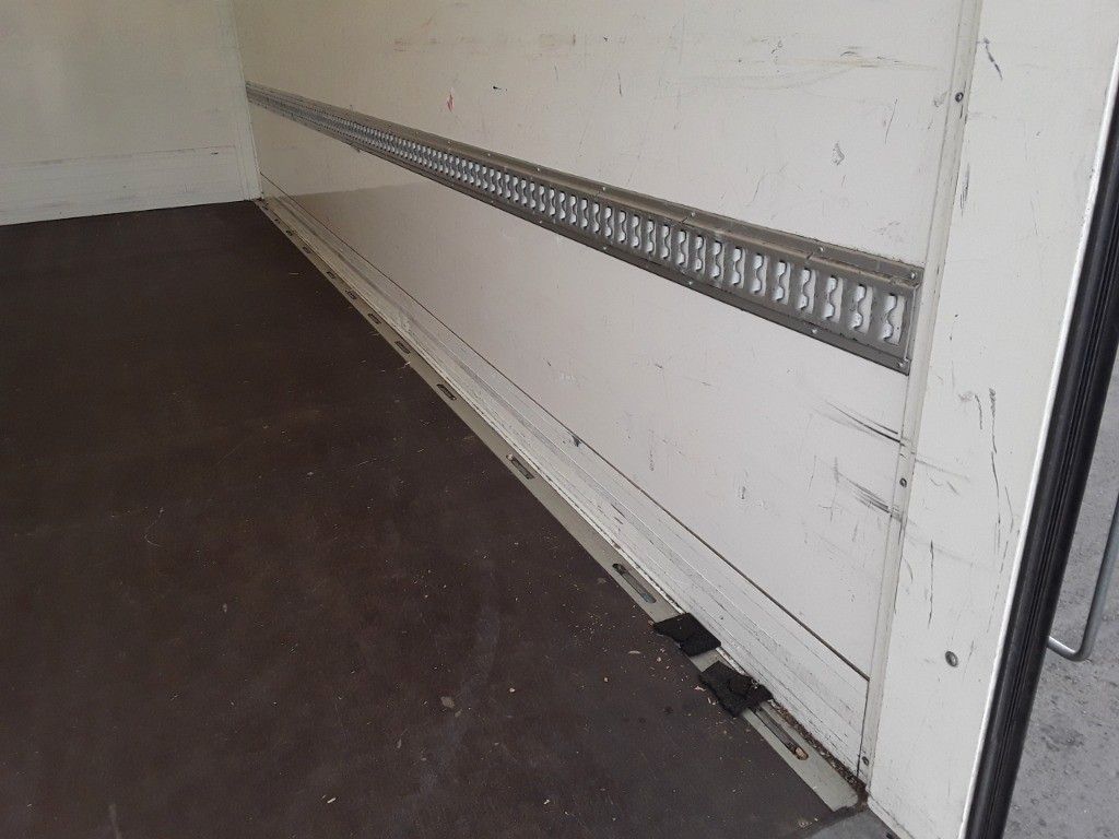 Fahrzeugabbildung Renault D 8.240 BL Koffer LBW AHK Klima