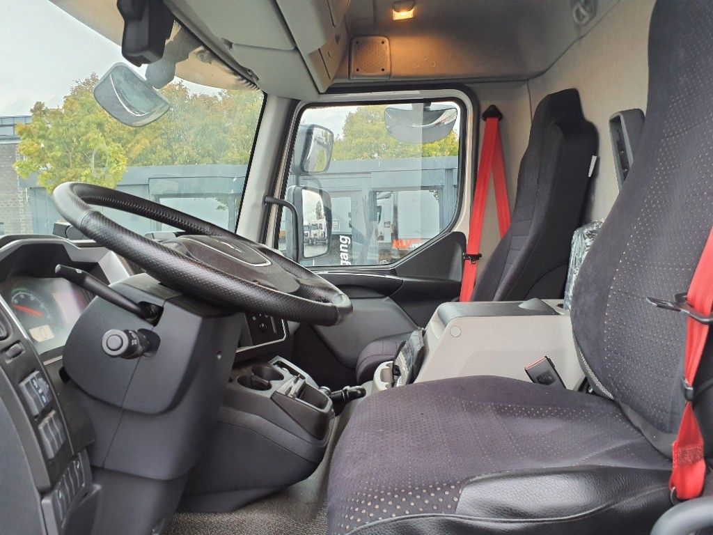 Fahrzeugabbildung Renault D 8.240 BL Schiebeplane LBW AHK 29.000 KM