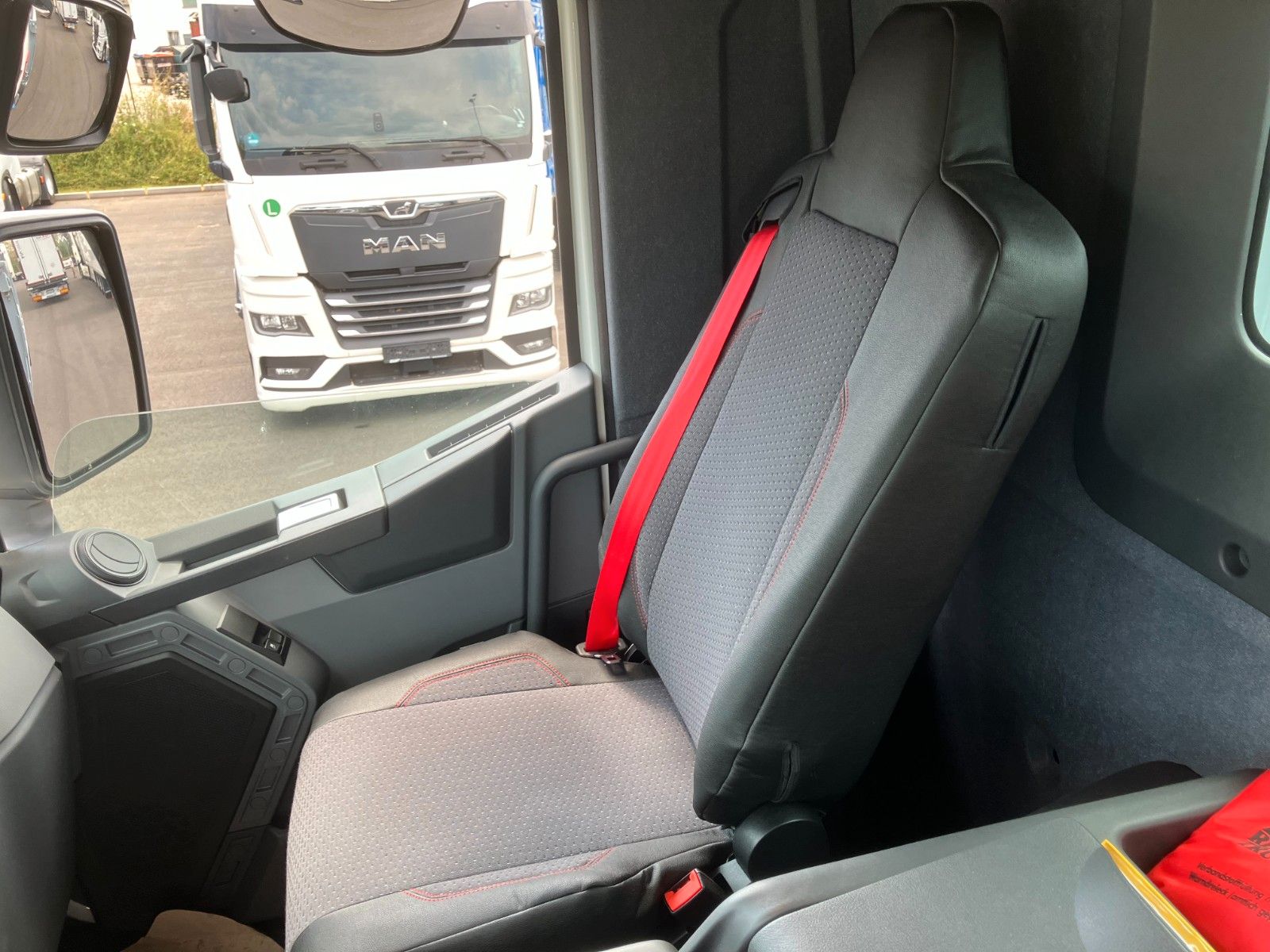 Fahrzeugabbildung Renault C 480 8x4 Kipper Meiller Bordmatik