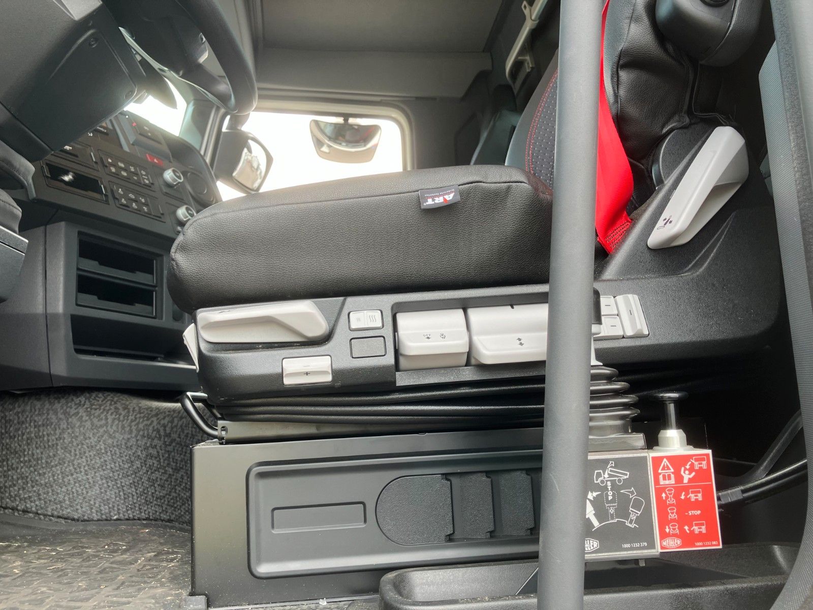 Fahrzeugabbildung Renault C 480 8x4 Kipper Meiller Bordmatik
