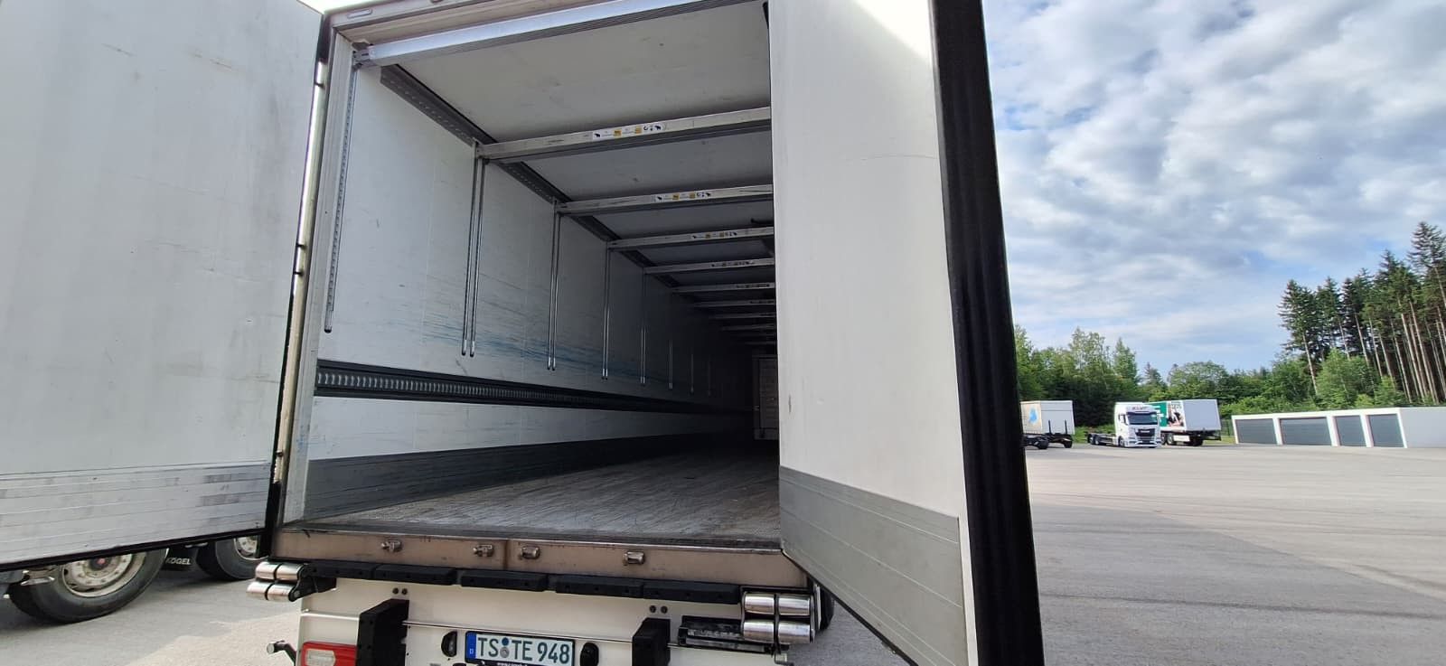 Fahrzeugabbildung Schmitz Cargobull SKO 24 Executive Doppelstock