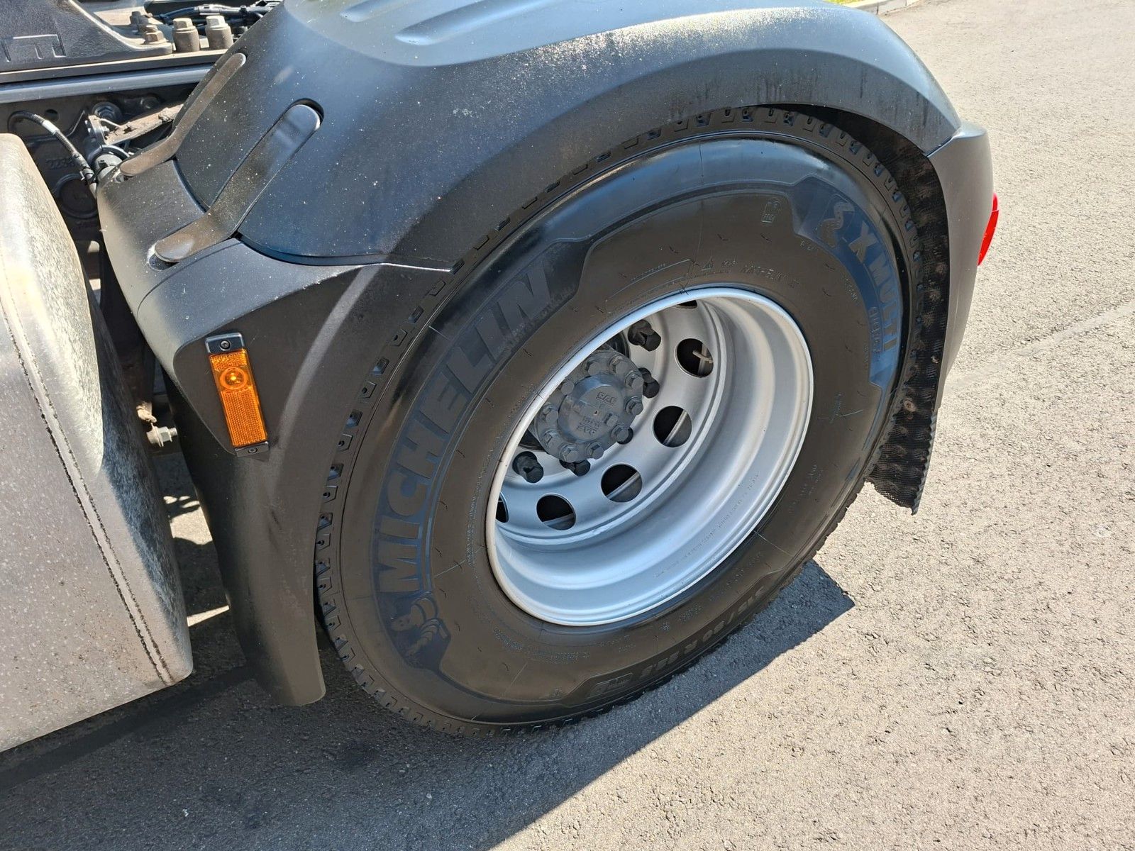 Fahrzeugabbildung DAF XF 450 FT   2 - Kreishydraulik  LED ACC