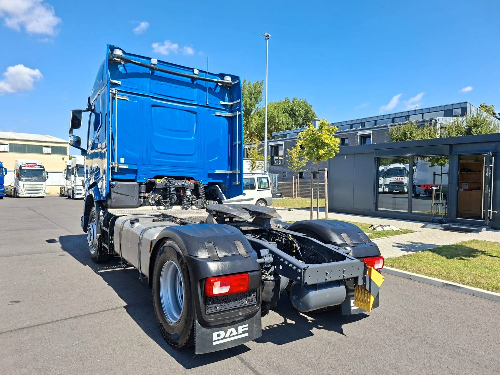 Fahrzeugabbildung DAF XF 450 FT   2 - Kreishydraulik  LED ACC