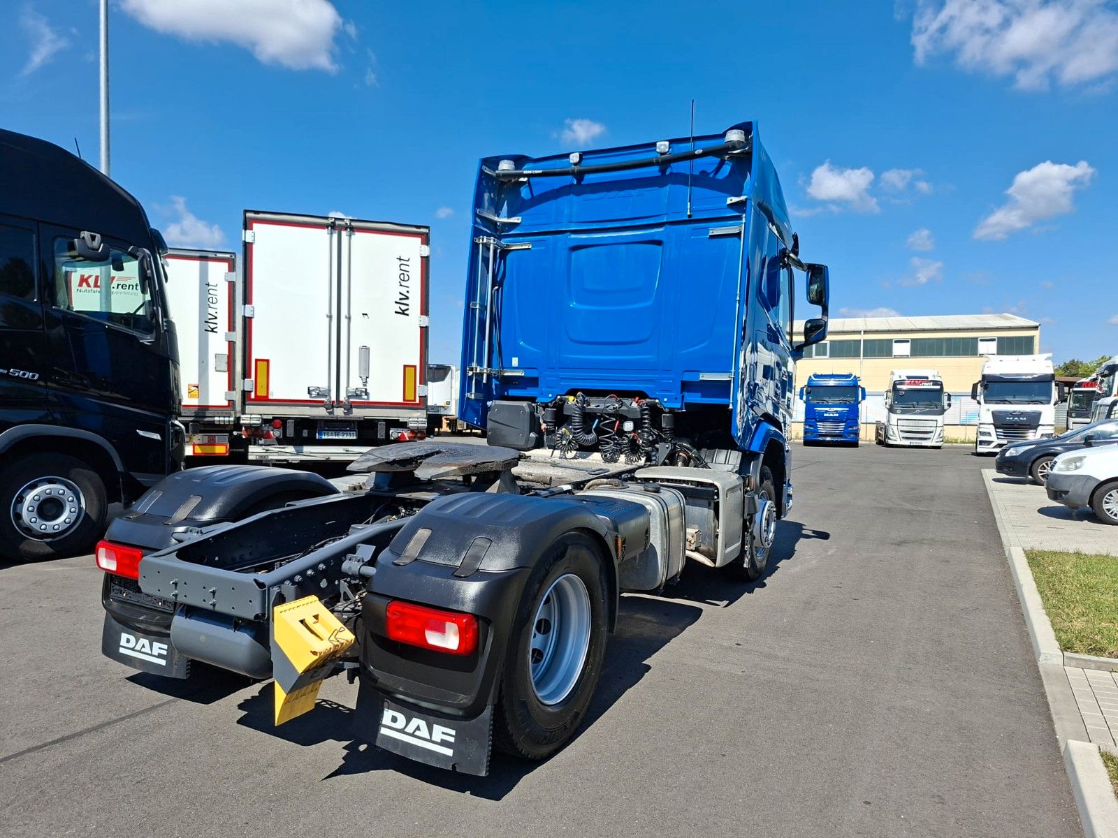 Fahrzeugabbildung DAF XF 450 FT   2 - Kreishydraulik  LED ACC