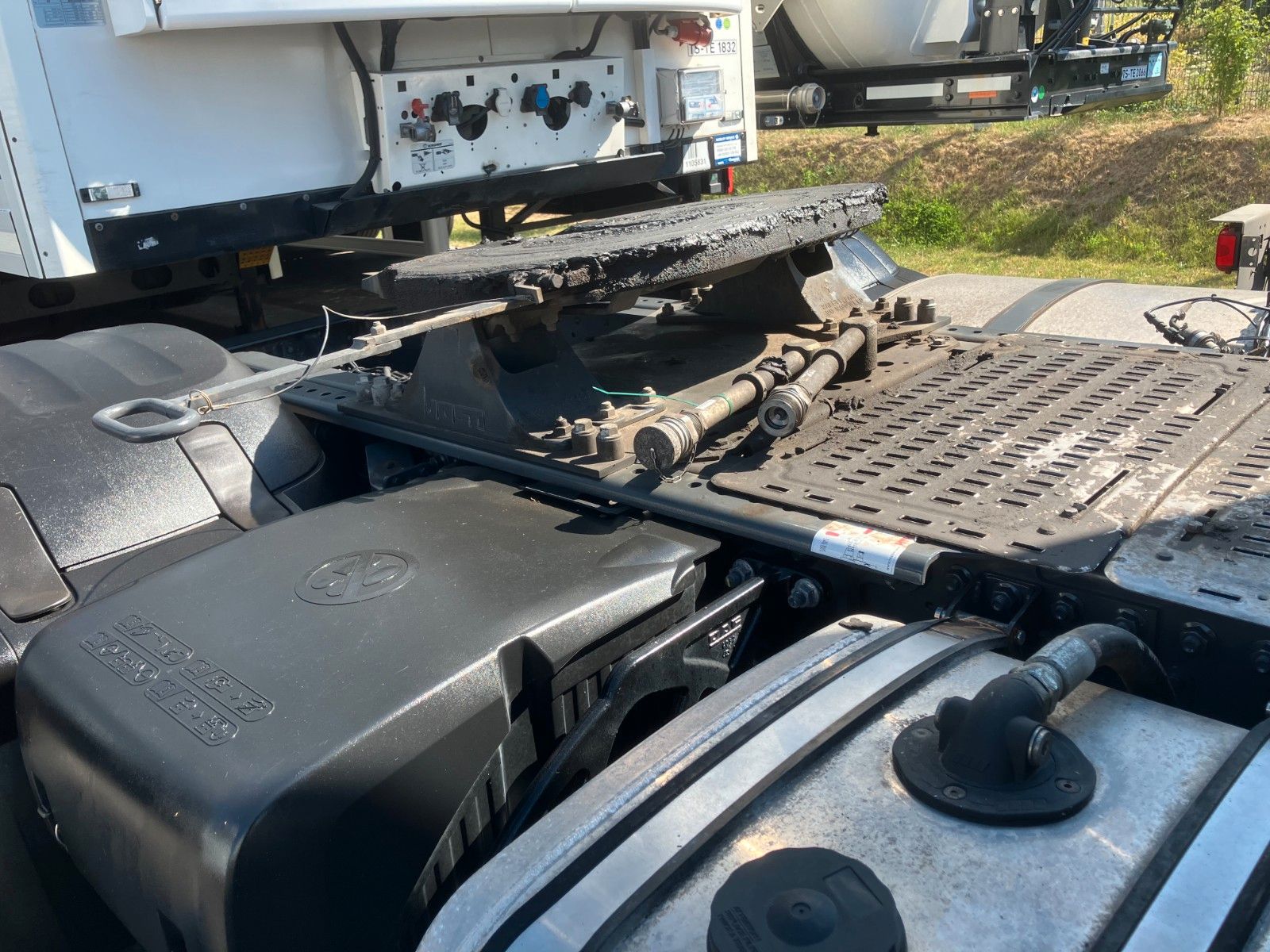 Fahrzeugabbildung DAF XF 450 FT   2 - Kreishydraulik  LED ACC