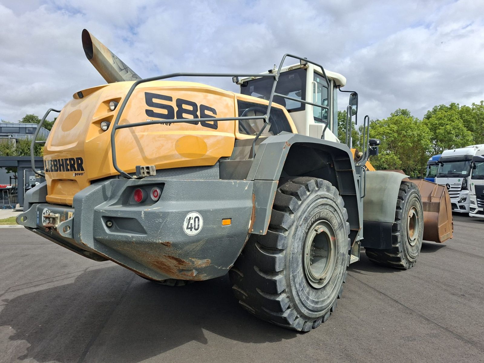 Fahrzeugabbildung Liebherr L586 XPower