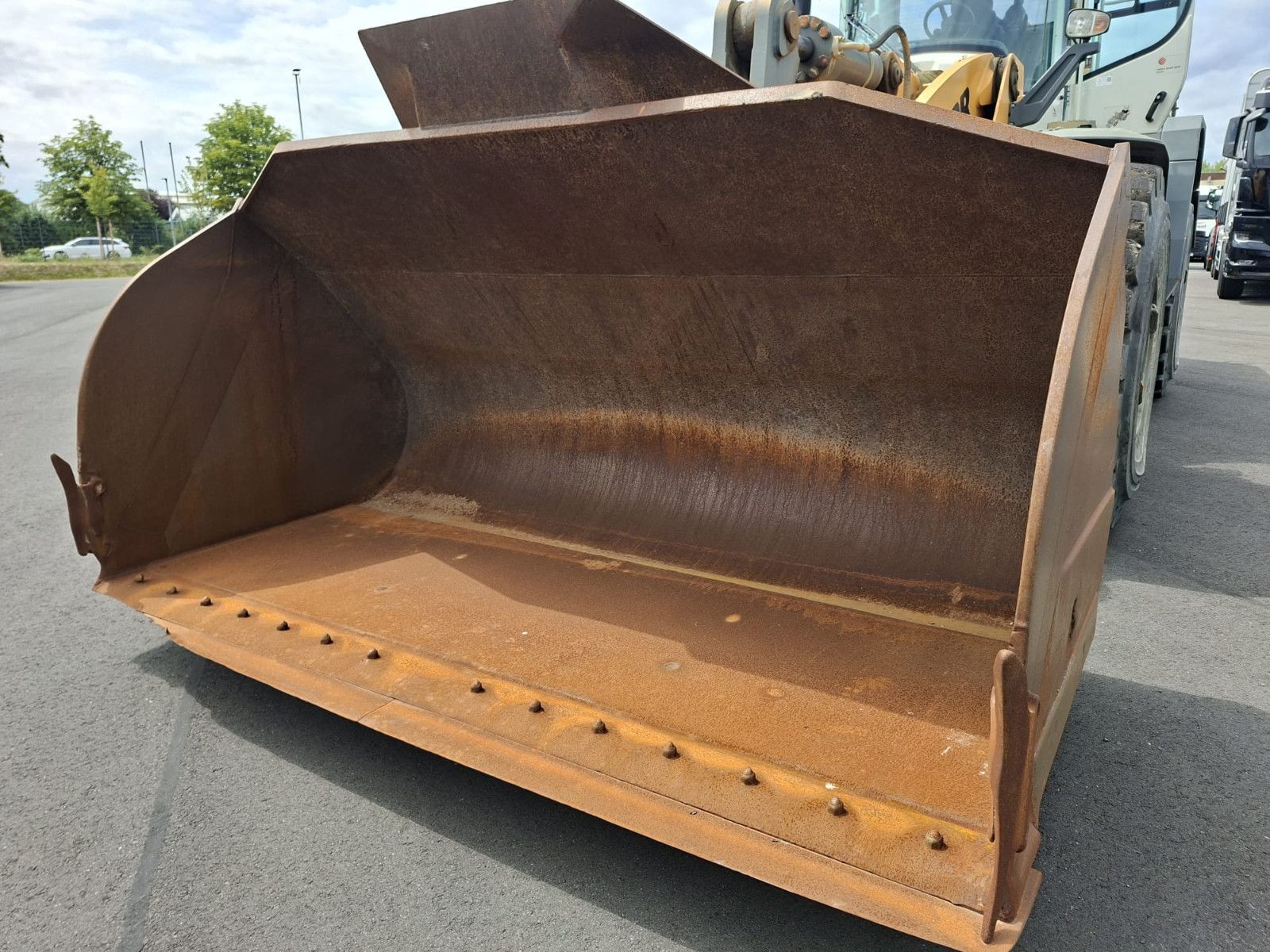 Fahrzeugabbildung Liebherr L586 XPower