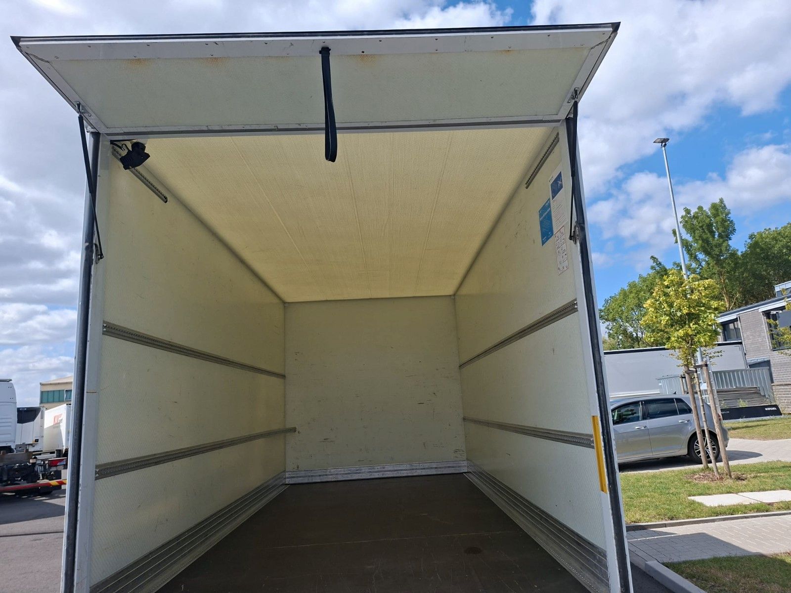 Fahrzeugabbildung Renault Master 3,5 to 165 Koffer LBW Rückfahrkamera