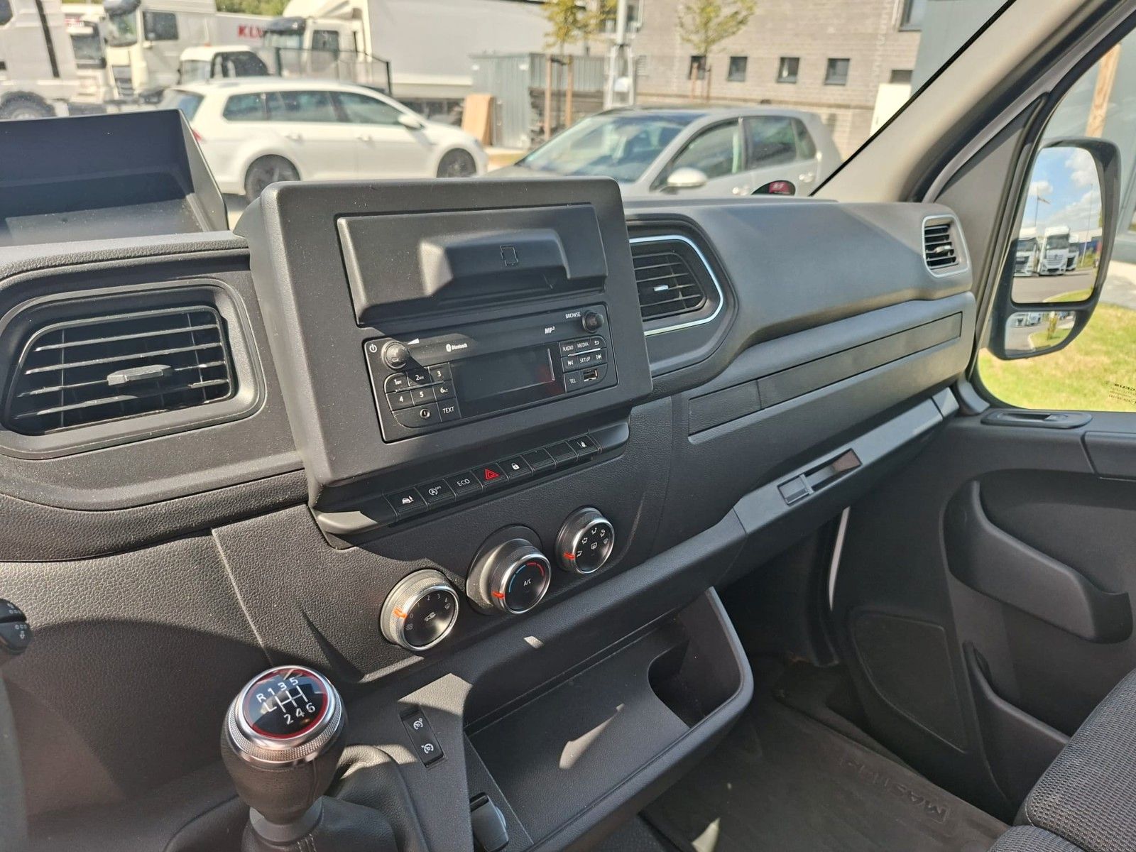 Fahrzeugabbildung Renault Master 3,5 to 165 Koffer LBW Rückfahrkamera