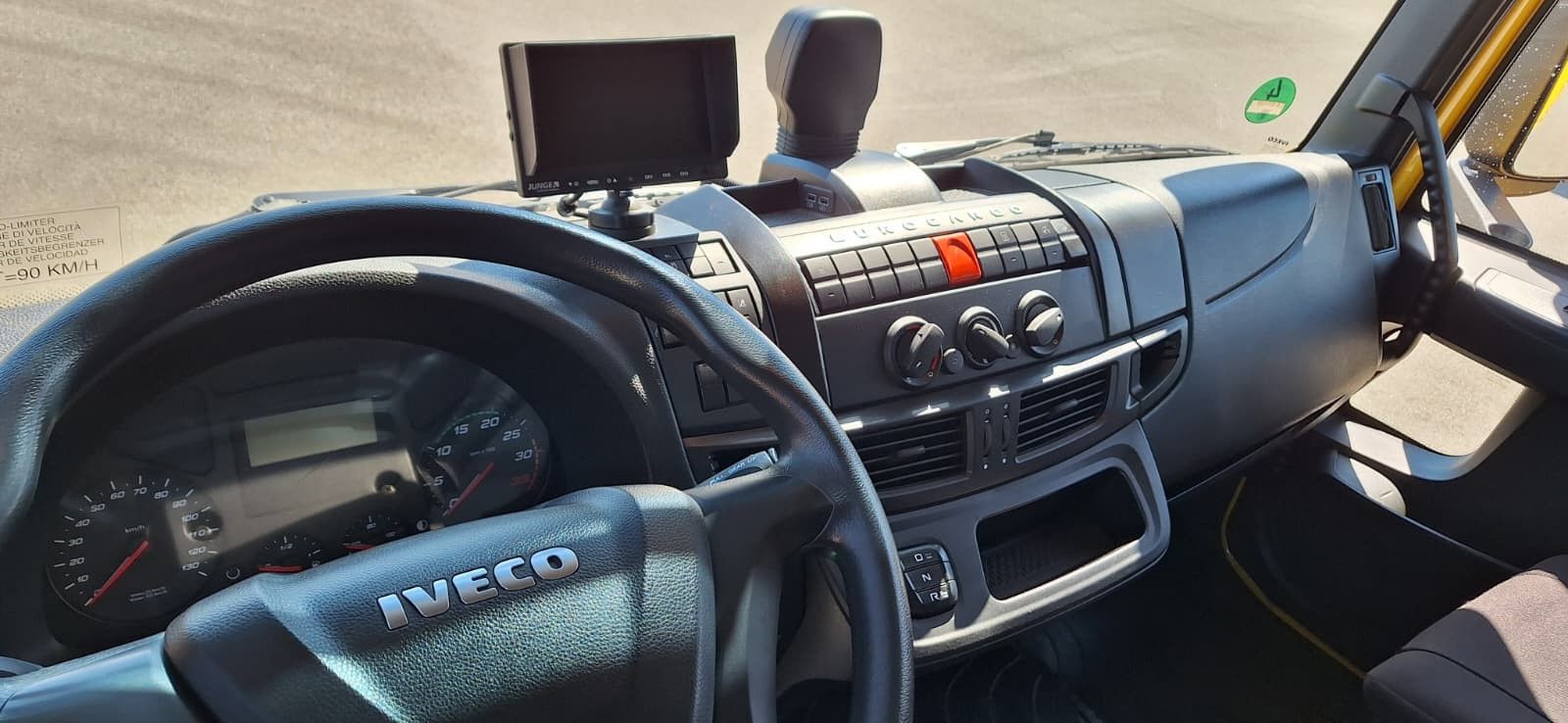 Fahrzeugabbildung Iveco EuroCargo ML 140 E 25 Plane LBW AHK