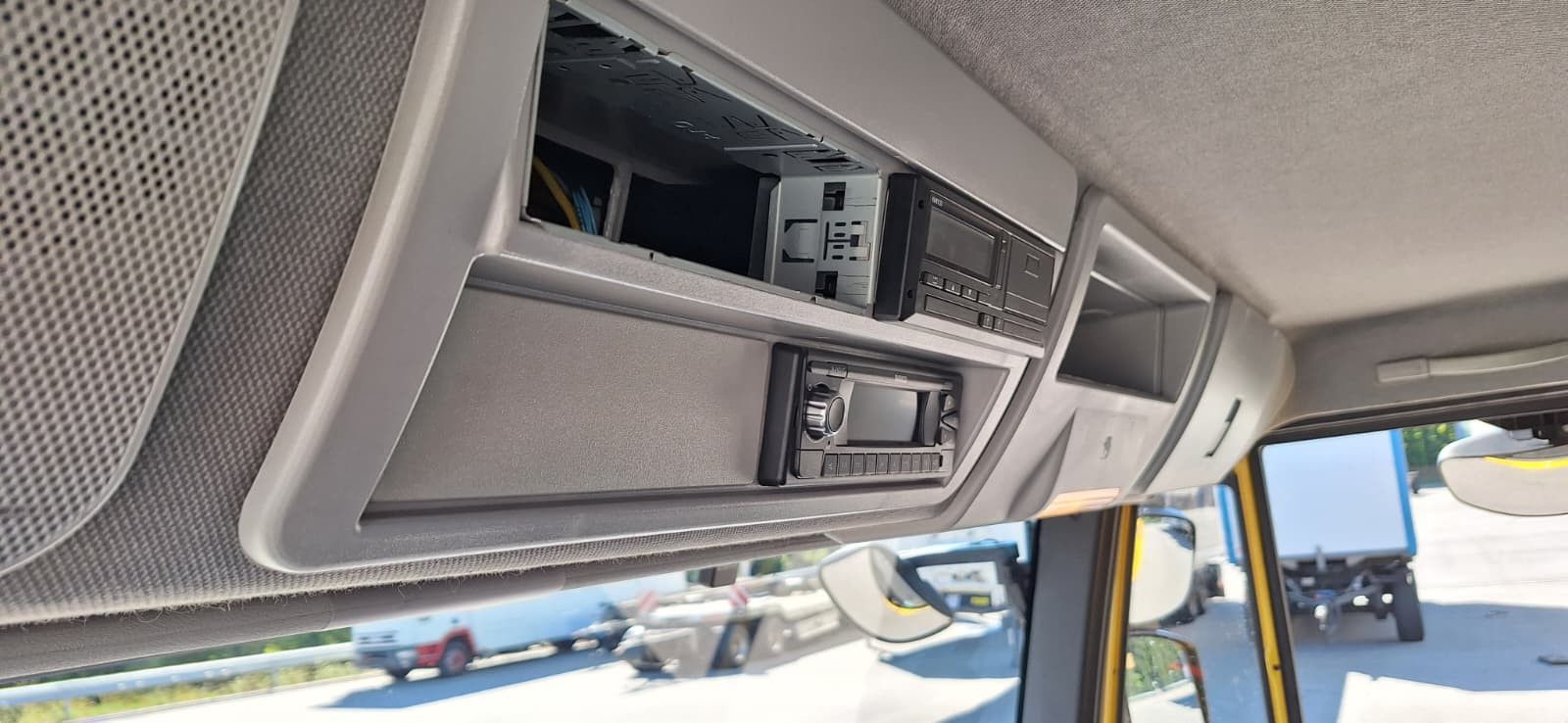 Fahrzeugabbildung Iveco EuroCargo ML 140 E 25 Plane LBW AHK