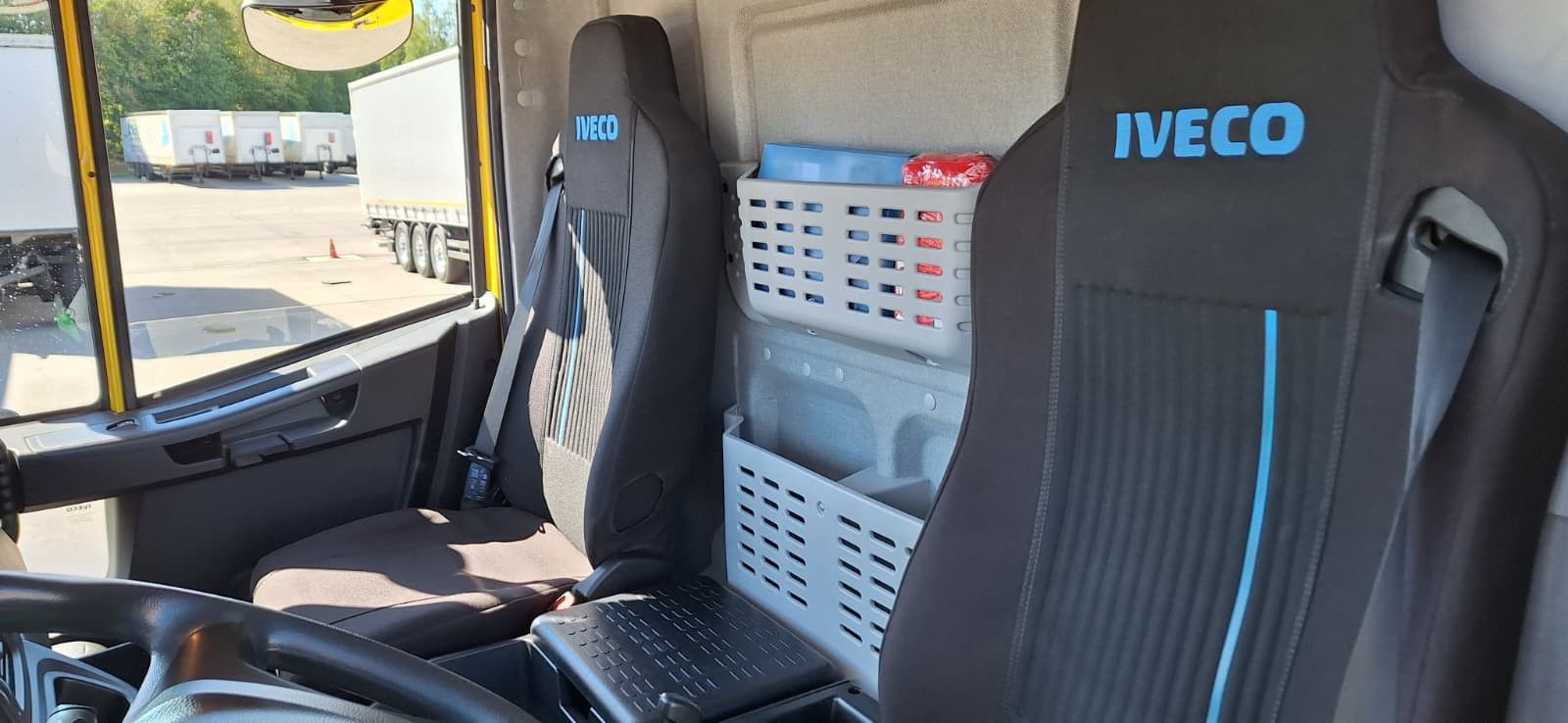 Fahrzeugabbildung Iveco EuroCargo ML 140 E 25 Plane LBW AHK
