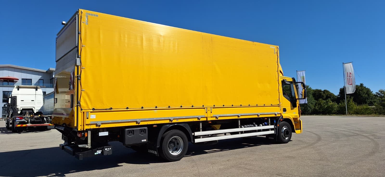 Fahrzeugabbildung Iveco EuroCargo ML 140 E 25 Plane LBW AHK