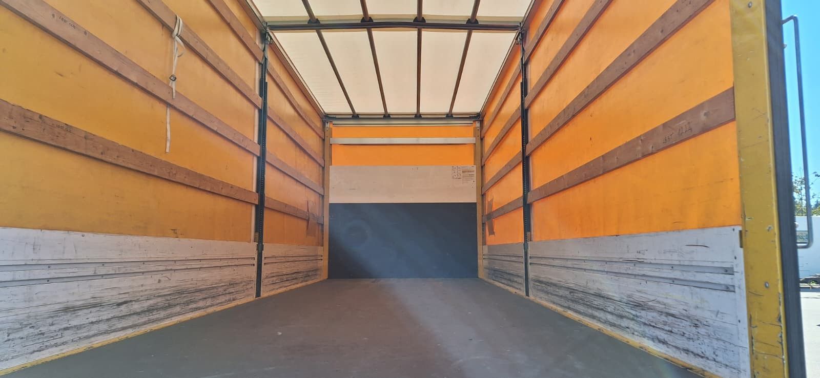 Fahrzeugabbildung Iveco EuroCargo ML 140 E 25 Plane LBW AHK