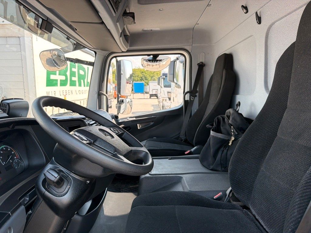 Fahrzeugabbildung Mercedes-Benz Atego 1218 L Tiefkühler  Trennwand LBW Ther.King