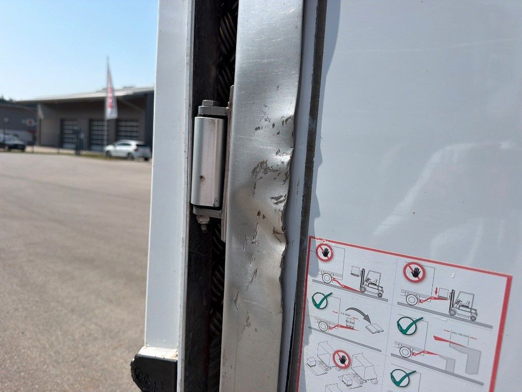 Fahrzeugabbildung Mercedes-Benz Atego 1218 L Tiefkühler  Trennwand LBW Ther.King
