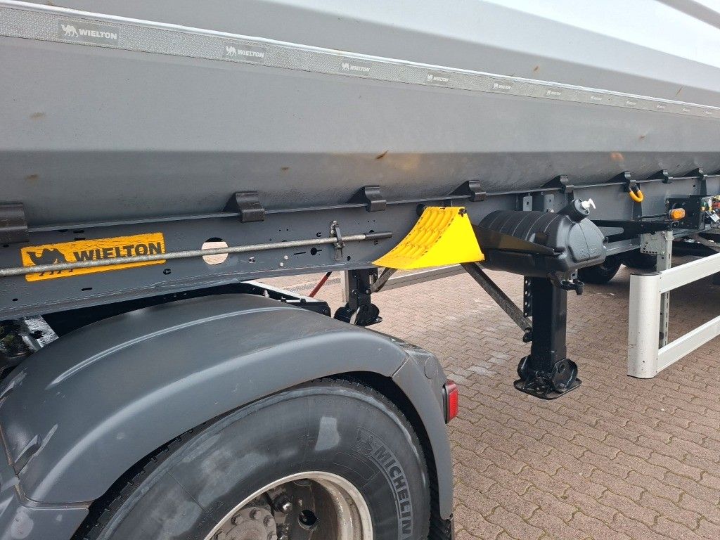 Fahrzeugabbildung Wielton 55m3 Hardox-Stahlmulde Scrap Schrott SAF