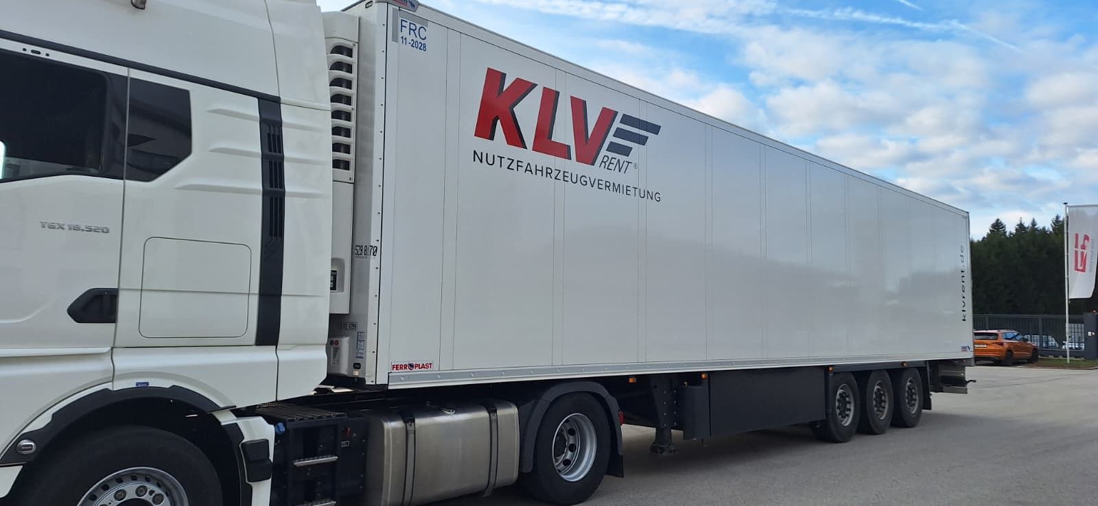 Fahrzeugabbildung Schmitz Cargobull SKO 24 Executive Doppelst. Lift Paletten Blumen