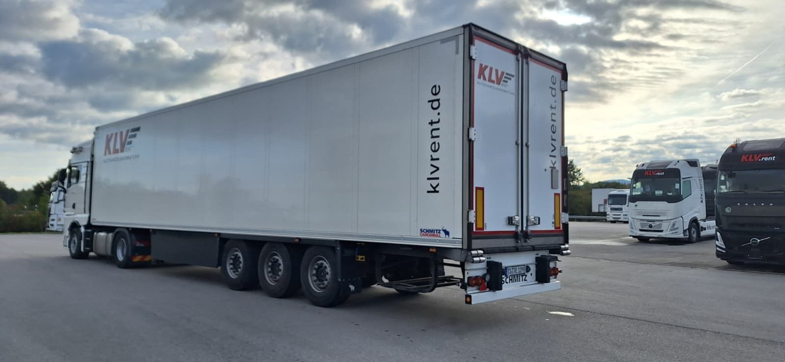 Fahrzeugabbildung Schmitz Cargobull SKO 24 Executive Doppelst. Lift Paletten Blumen